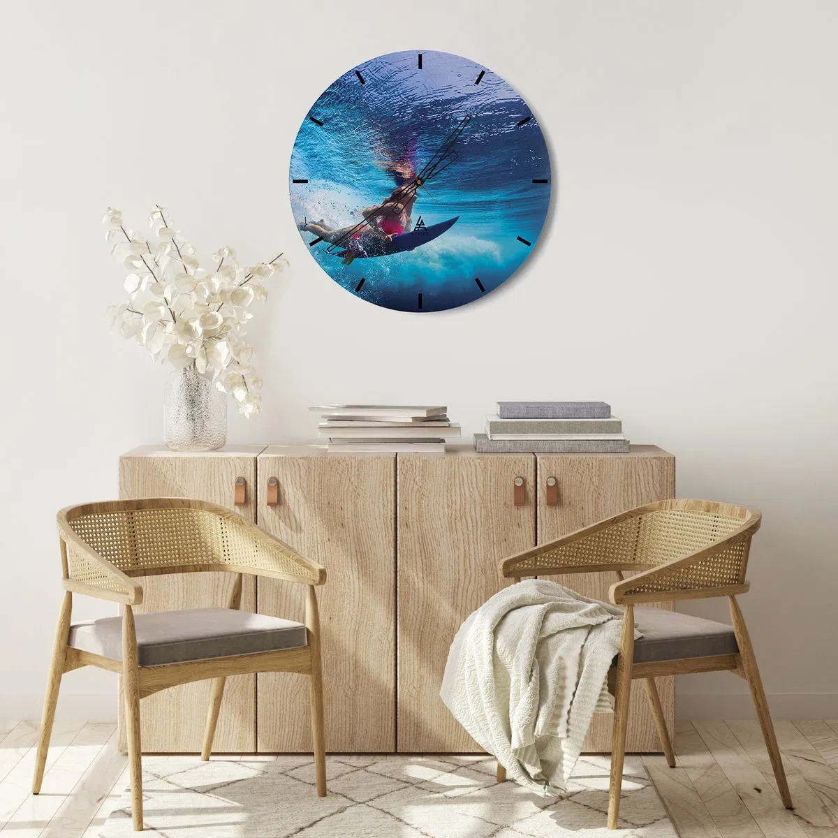 Ceas de perete - Ceas pe sticlă - Un surfer sub apă într-o scenă dinamică - 30x30cm - Profunzimea bucuriei - Decorațiune modernă pentru perete pentru living, bucătărie și dormitor ARTTOR