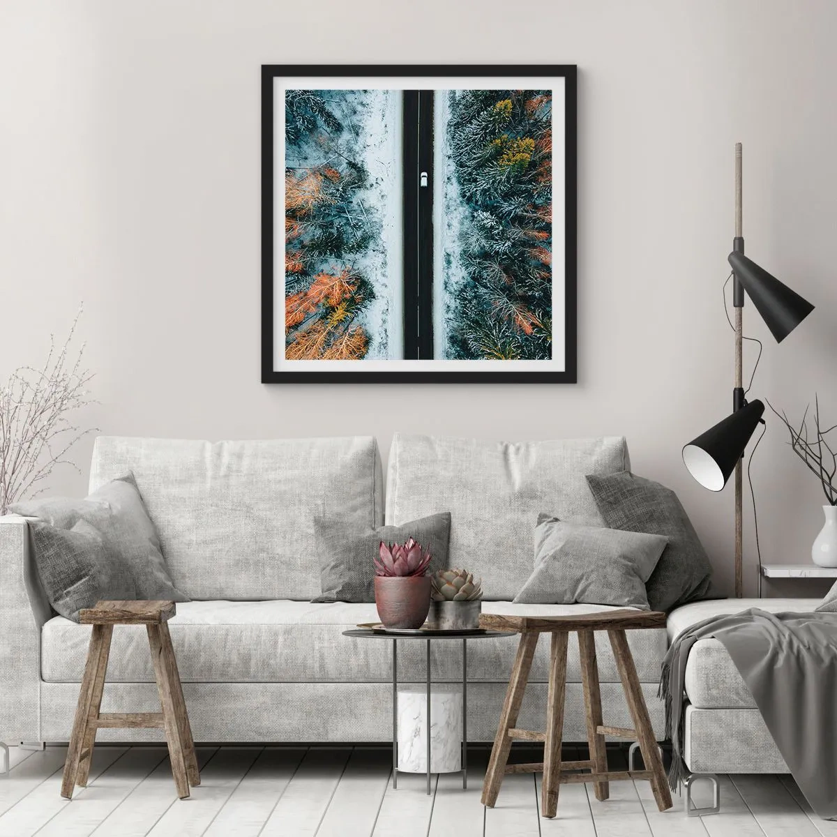 Poster în ramă neagră - Prin pădurea de iarnă - 40x40 cm