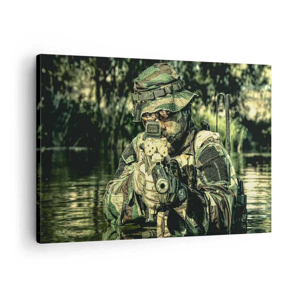 Tablou pe pânză Canvas - Un soldat în camuflaj țintește prin apă. - 70x50cm - Cel mai bun dintre cei mai buni - Decorațiune modernă pentru perete pentru living și dormitor ARTTOR
