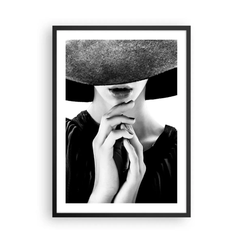Poster în ramă neagră - Portret alb-negru al unei femei purtând o pălărie cu fața acoperită - 50x70cm - Frumusețea ascunsă - Decorațiune modernă pentru perete pentru living și dormitor ARTTOR