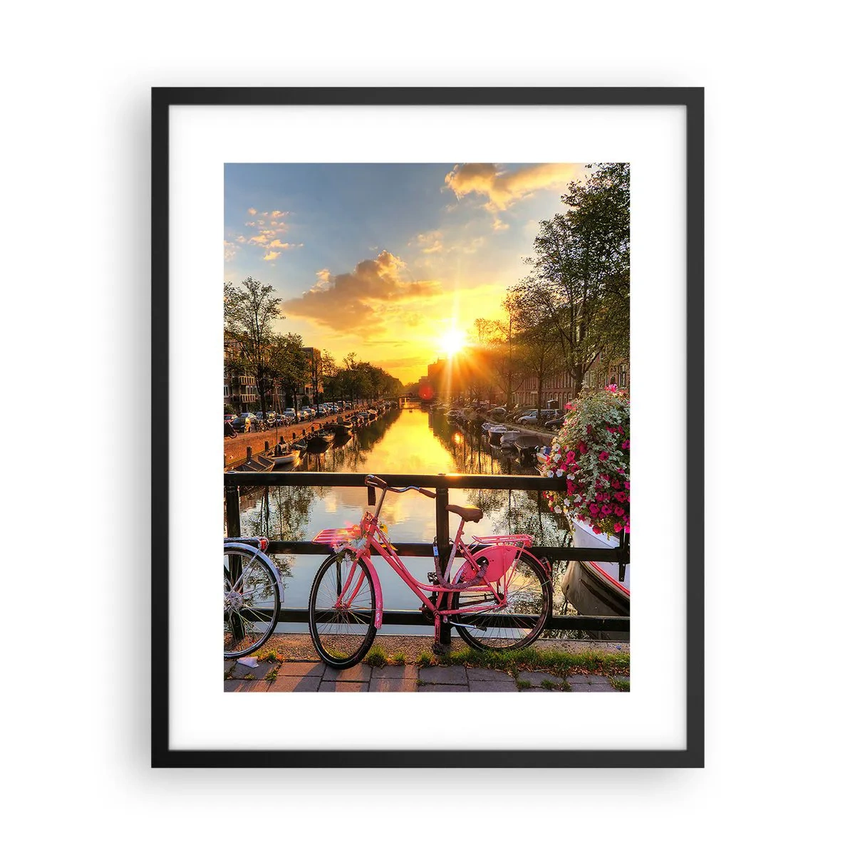 Poster în ramă neagră - Dimineața de primăvară în Amsterdam - 40x50 cm
