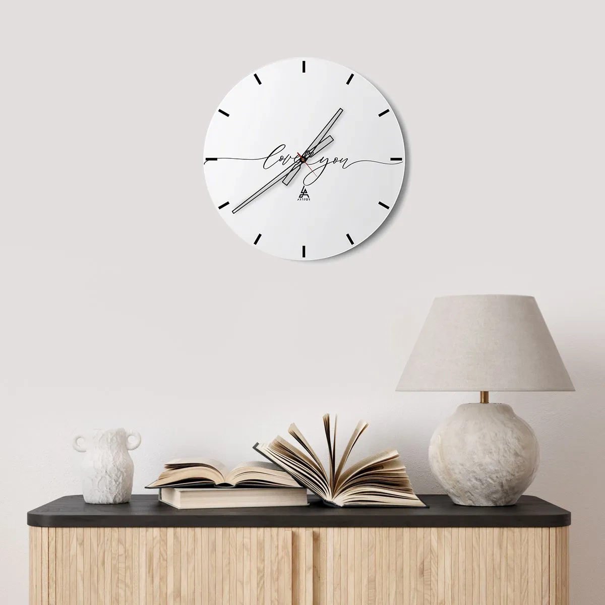 Ceas de perete - Ceas pe sticlă - Ceas alb minimalist cu inscripția „Te iubesc” - 30x30cm - Negru pe alb - Decorațiune modernă pentru perete pentru living, bucătărie și dormitor ARTTOR