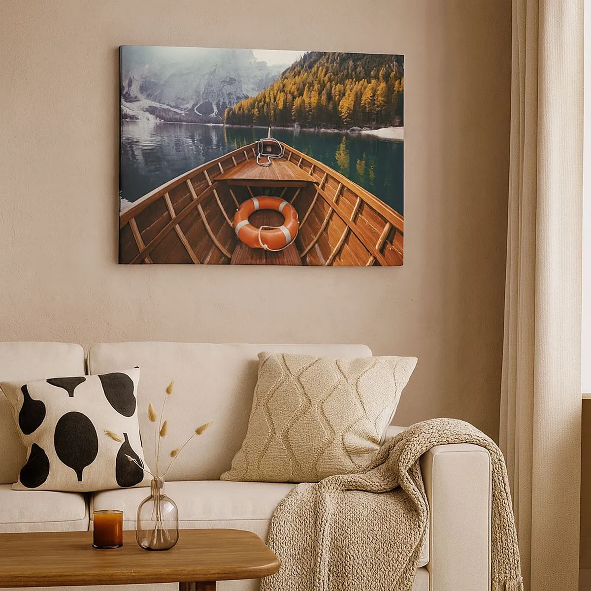 Tablou pe pânză Canvas - O barcă de lemn pe un lac de munte înconjurat de pădure - 70x50cm - Excursie pe munte - Decorațiune modernă pentru perete pentru living și dormitor ARTTOR