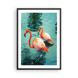 Poster în ramă neagră - Doi flamingo pe fundalul apei calme - 50x70cm - Suntem bune de revistele de modă - Decorațiune modernă pentru perete pentru living și dormitor ARTTOR