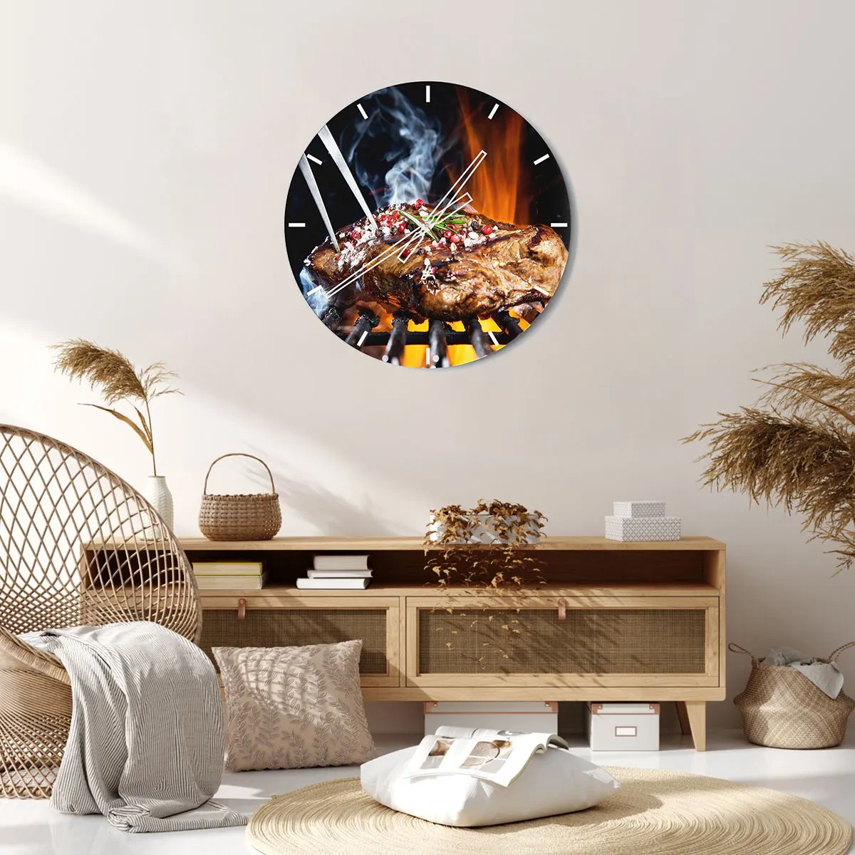 Ceas de perete - Ceas pe sticlă - Friptură suculentă pe grătar cu foc în fundal - 30x30cm - Suculente și parfumate - Decorațiune modernă pentru perete pentru living, bucătărie și dormitor ARTTOR