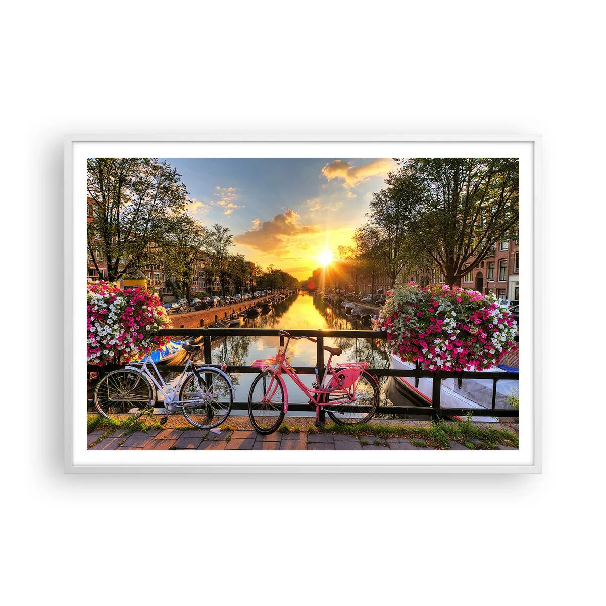 Poster în ramă albă - Dimineața de primăvară în Amsterdam - 100x70 cm