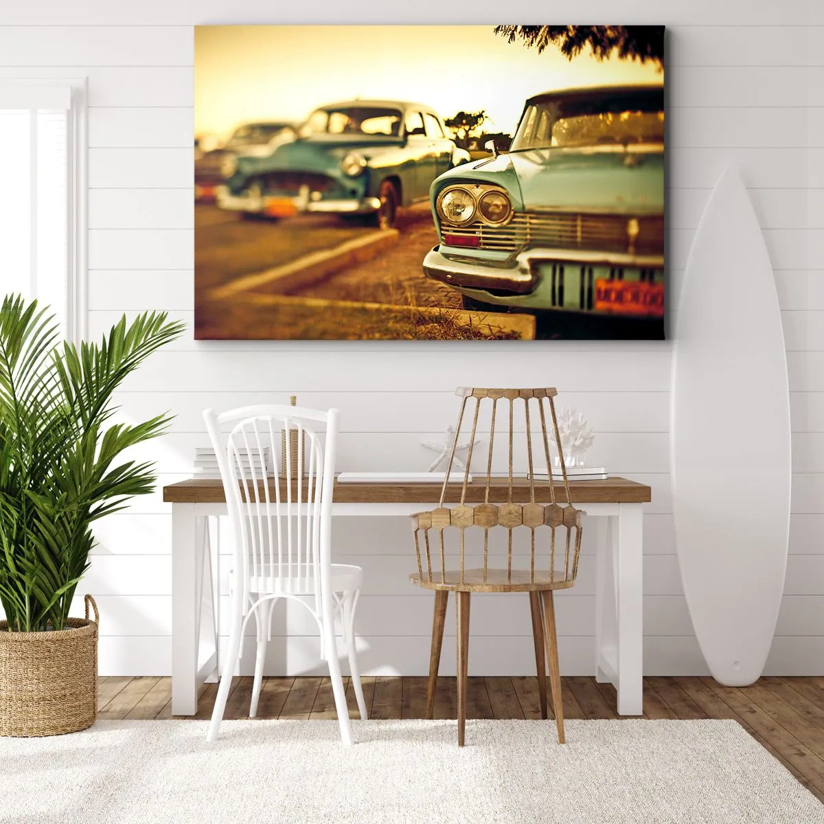 Tablou pe pânză Canvas - Mașini clasice în lumina caldă a apusului - 70x50cm - Vom aștepta și vom vedea - Decorațiune modernă pentru perete pentru living și dormitor ARTTOR