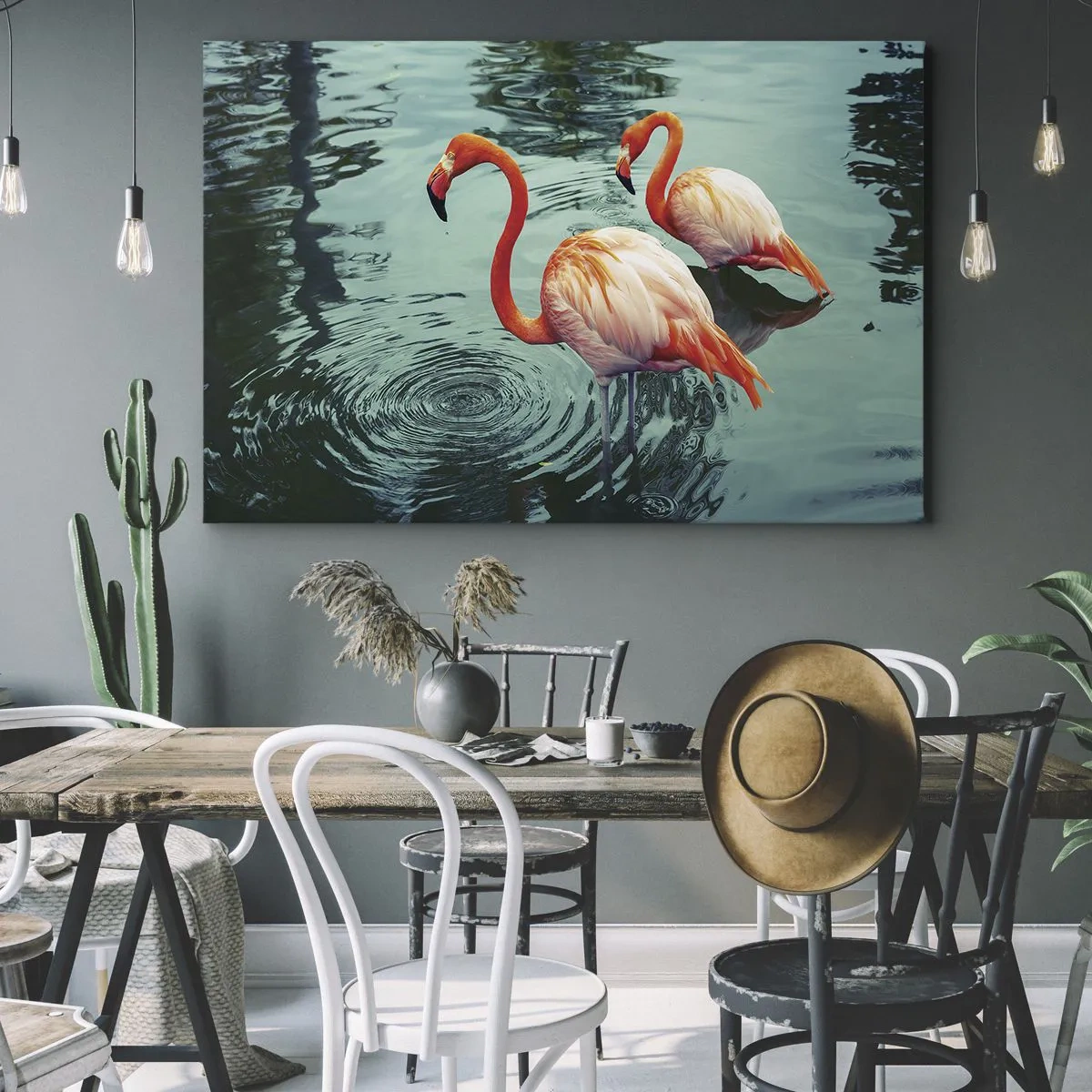 Tablou pe pânză Canvas - Doi flamingi în apa calmă reflectând împrejurimile lor - 70x50cm - Suntem bune de revistele de modă - Decorațiune modernă pentru perete pentru living și dormitor ARTTOR