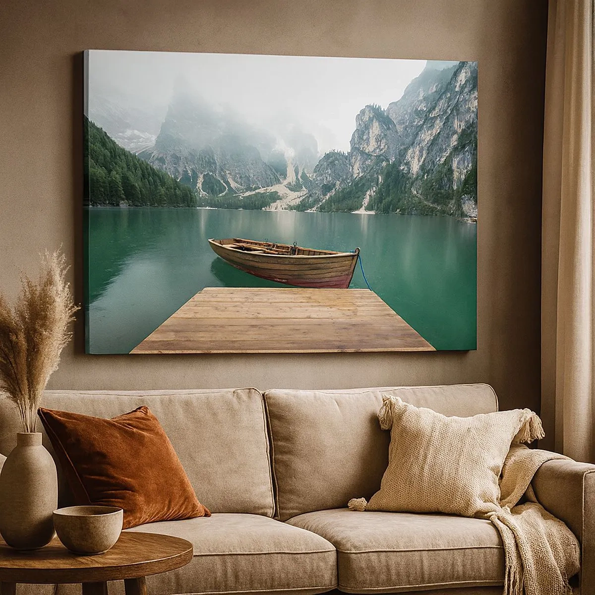 Tablou pe pânză Canvas - O barcă de lemn la un dig pe un lac înconjurat de munți - 70x50cm - Și frunțile mândre - Decorațiune modernă pentru perete pentru living și dormitor ARTTOR