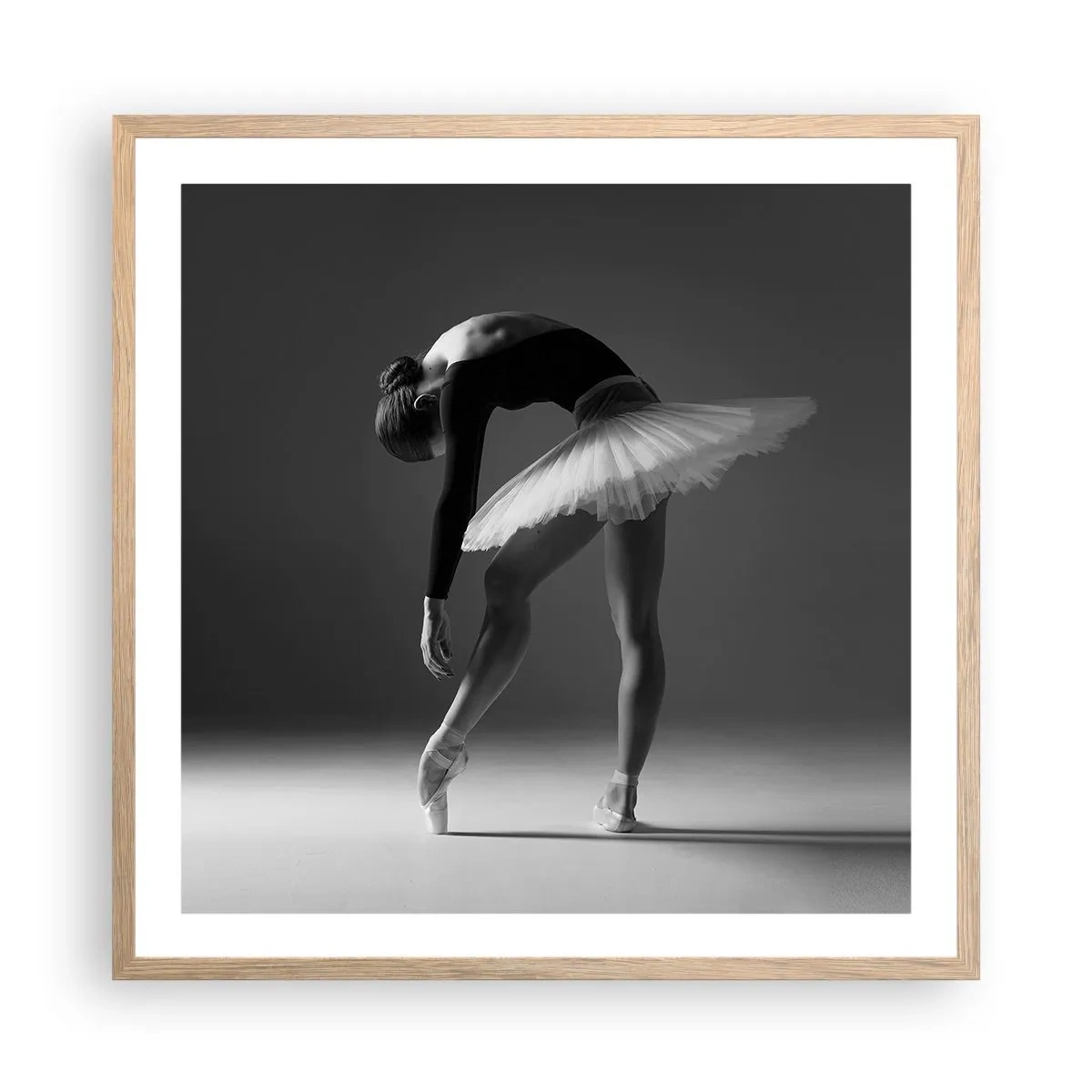 Poster în ramă de stejar deschis - Bella balerina - 60x60 cm