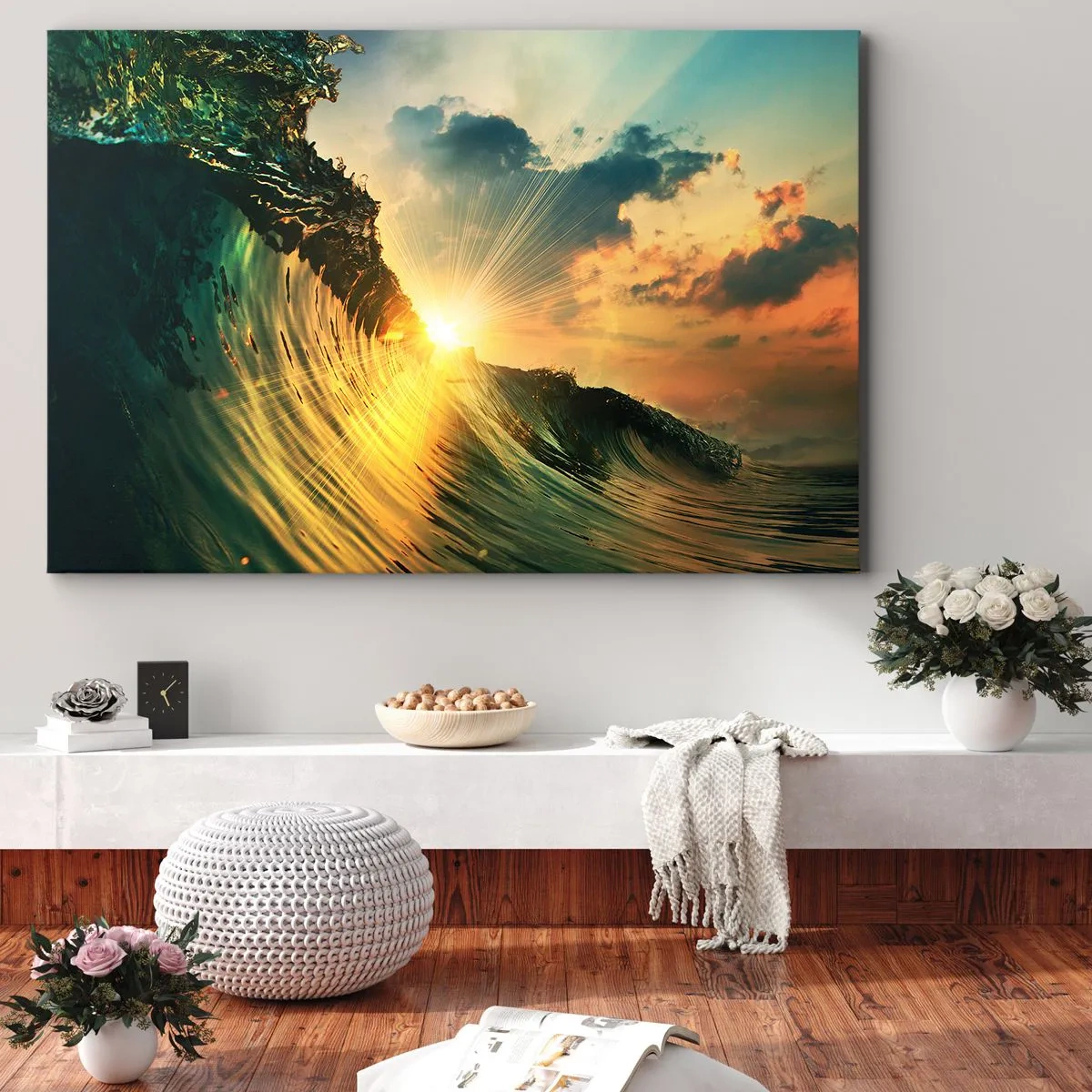 Tablou pe pânză Canvas - Un val cu soarele apunând și nori iluminați - 70x50cm - Surferule, unde ești? - Decorațiune modernă pentru perete pentru living și dormitor ARTTOR