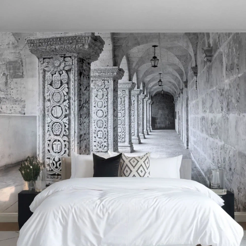 Tapet Standard Eco - Coloane de piatră cu ornamentații într-un cloister monocromatic - 100x70cm - Și încotro…? - Decorațiune modernă pentru perete pentru living și dormitor ARTTOR