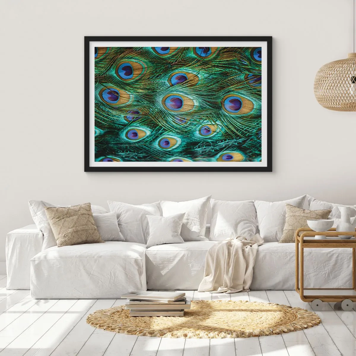 Poster în ramă neagră - O privire cu ochi de păun - 70x50 cm