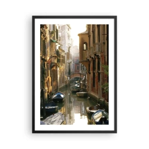 Poster în ramă neagră - Un canal venețian înconjurat de case istorice de locuit - 50x70cm - Pe o străduță venețiană - Decorațiune modernă pentru perete pentru living și dormitor ARTTOR