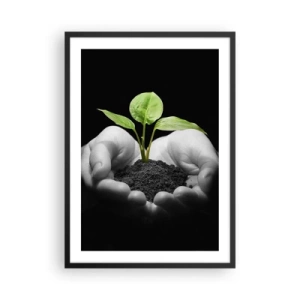 Poster în ramă neagră - O plantă în mâini, simbolizând viața și natura - 50x70cm - Iubesc natura, o protejez - Decorațiune modernă pentru perete pentru living și dormitor ARTTOR