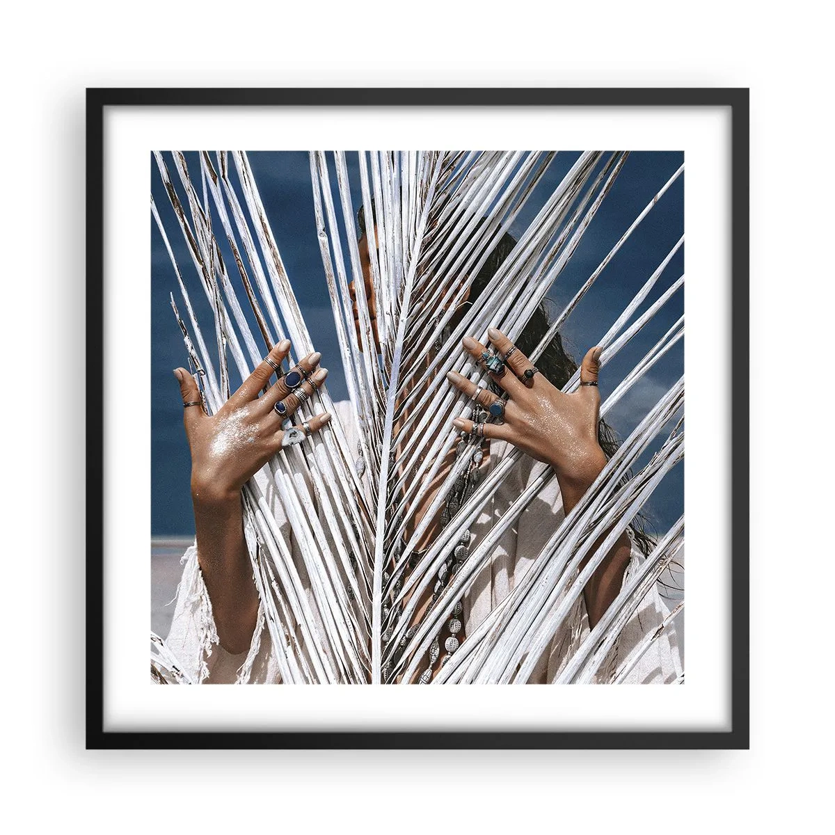 Poster în ramă neagră - Prietena șamanului? - 50x50 cm