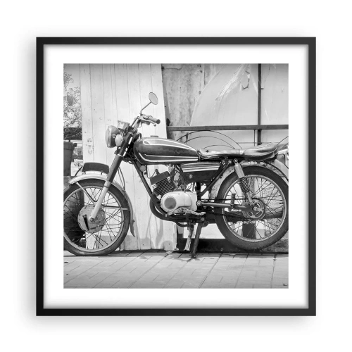 Poster în ramă neagră - Clasicul înainte de toate - 50x50 cm
