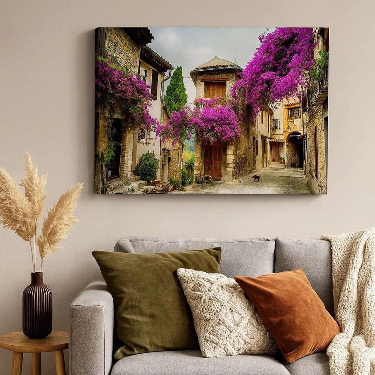 Tablou pe pânză Canvas - O stradă de piatră cu flori roz și case - 70x50cm - Sub un baldachin floral - Decorațiune modernă pentru perete pentru living și dormitor ARTTOR