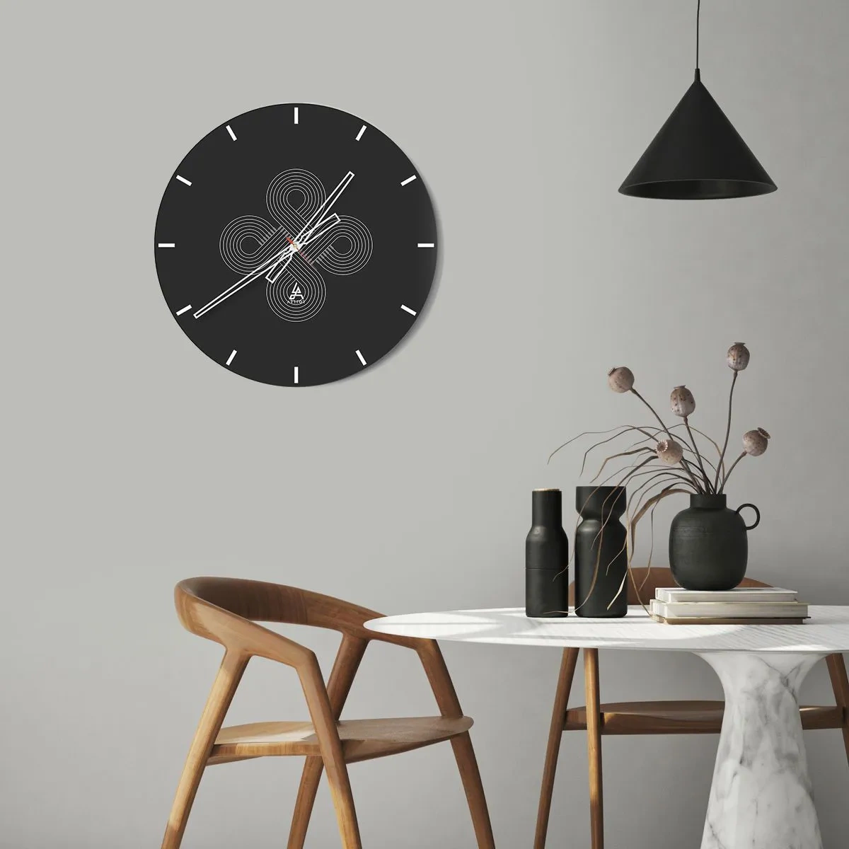 Ceas de perete - Ceas pe sticlă - Fundal negru cu un model alb inspirat de un motiv celtic - 30x30cm - În spirit celtic - Decorațiune modernă pentru perete pentru living, bucătărie și dormitor ARTTOR