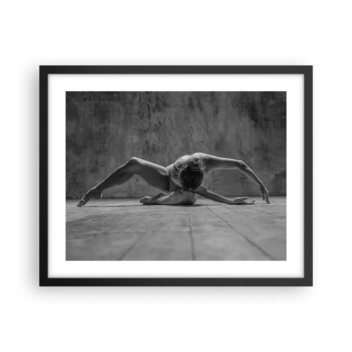 Poster în ramă neagră - Simetria găsită - 50x40 cm