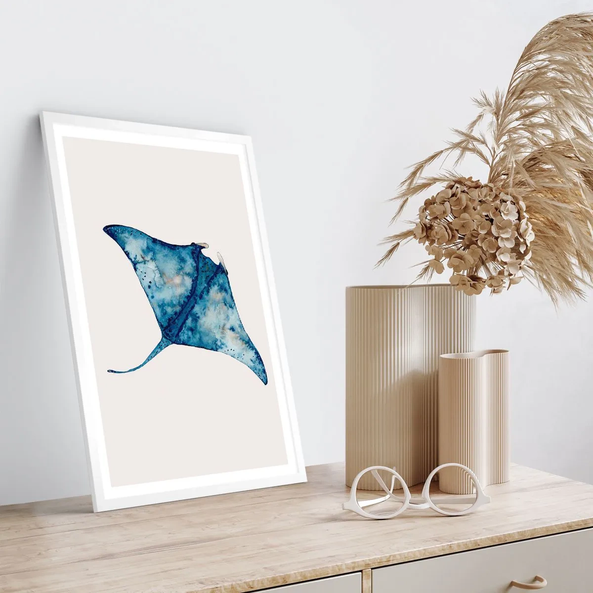 Poster în ramă albă - Viața în albastru - 61x91 cm