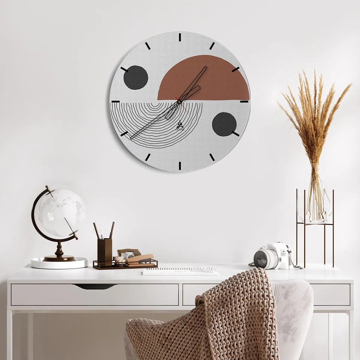 Ceas de perete - Ceas pe sticlă - Model geometric în nuanțe de maro și negru - 30x30cm - Excelența roții - Decorațiune modernă pentru perete pentru living, bucătărie și dormitor ARTTOR