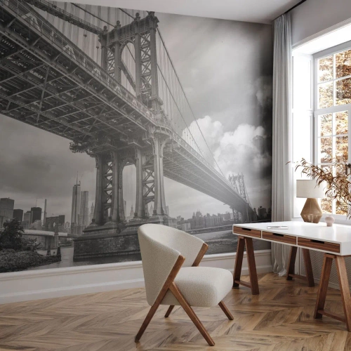 Tapet Standard Eco - Un pod monocromatic cu orizontul orașului în fundal - 100x70cm - Spre inima orașului - Decorațiune modernă pentru perete pentru living și dormitor ARTTOR