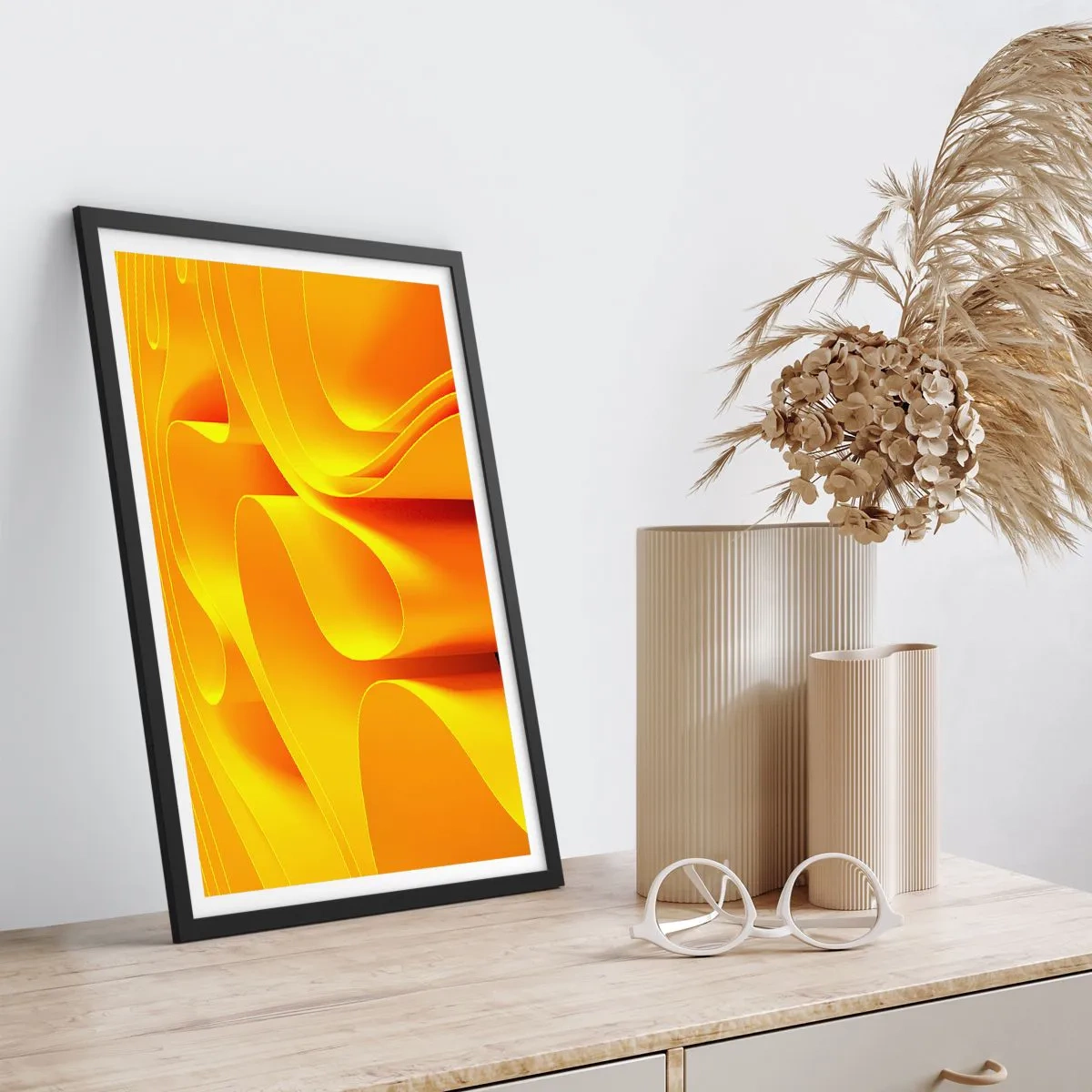 Poster în ramă neagră - O compoziție abstractă în nuanțe de auriu și portocaliu - 50x70cm - Ca niște valuri de soare - Decorațiune modernă pentru perete pentru living și dormitor ARTTOR