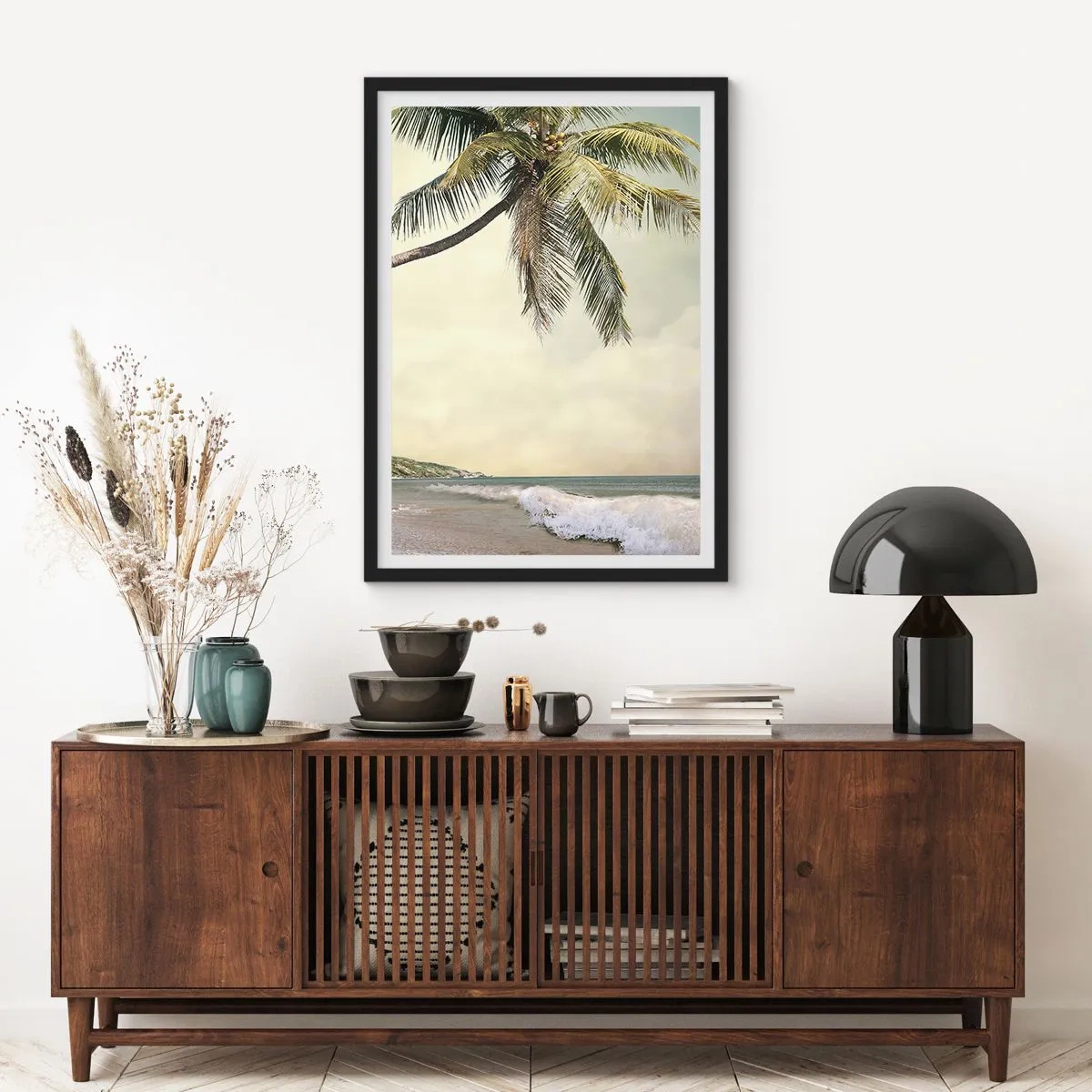 Poster în ramă neagră - Un palmier pe fundalul mării - 50x70cm - Vis tropical - Decorațiune modernă pentru perete pentru living și dormitor ARTTOR