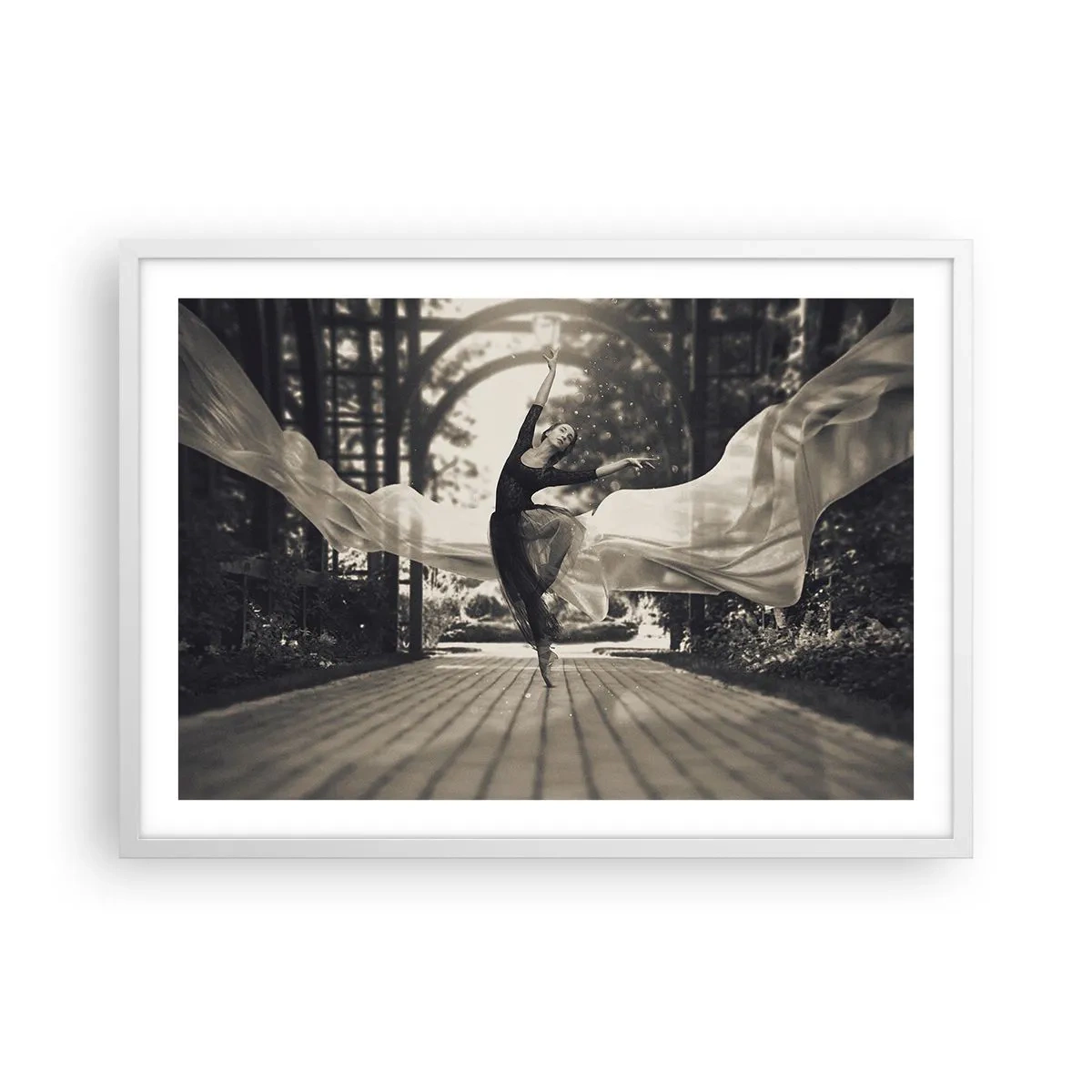 Poster în ramă albă - Dansul spiritului de grădină - 70x50 cm