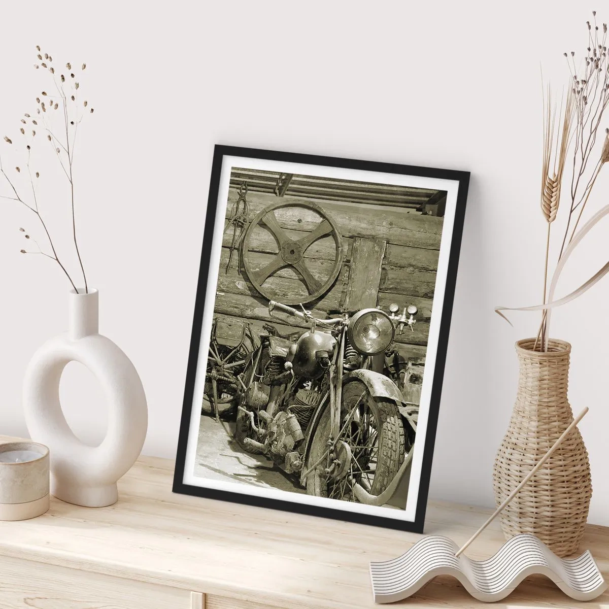 Poster în ramă neagră - În șopronul unchiului Vlad - 30x40 cm