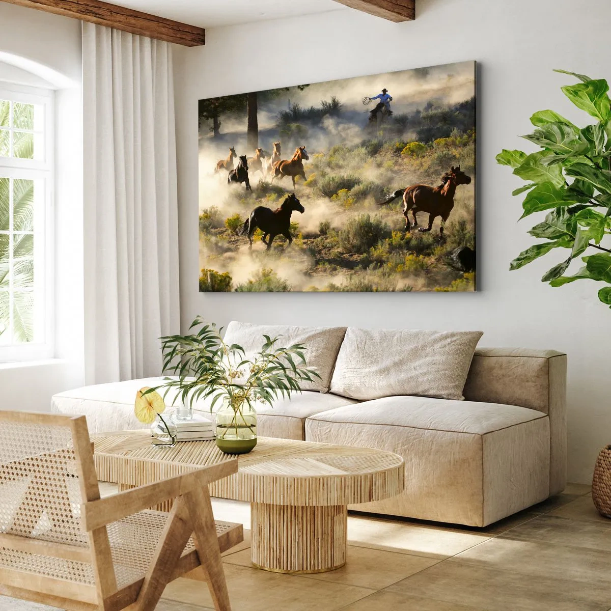 Tablou pe pânză Canvas - O turmă de cai sălbatici galopând prin praf și vegetație - 70x50cm - Rivalitatea - libertate sau putere masculină? - Decorațiune modernă pentru perete pentru living și dormitor ARTTOR