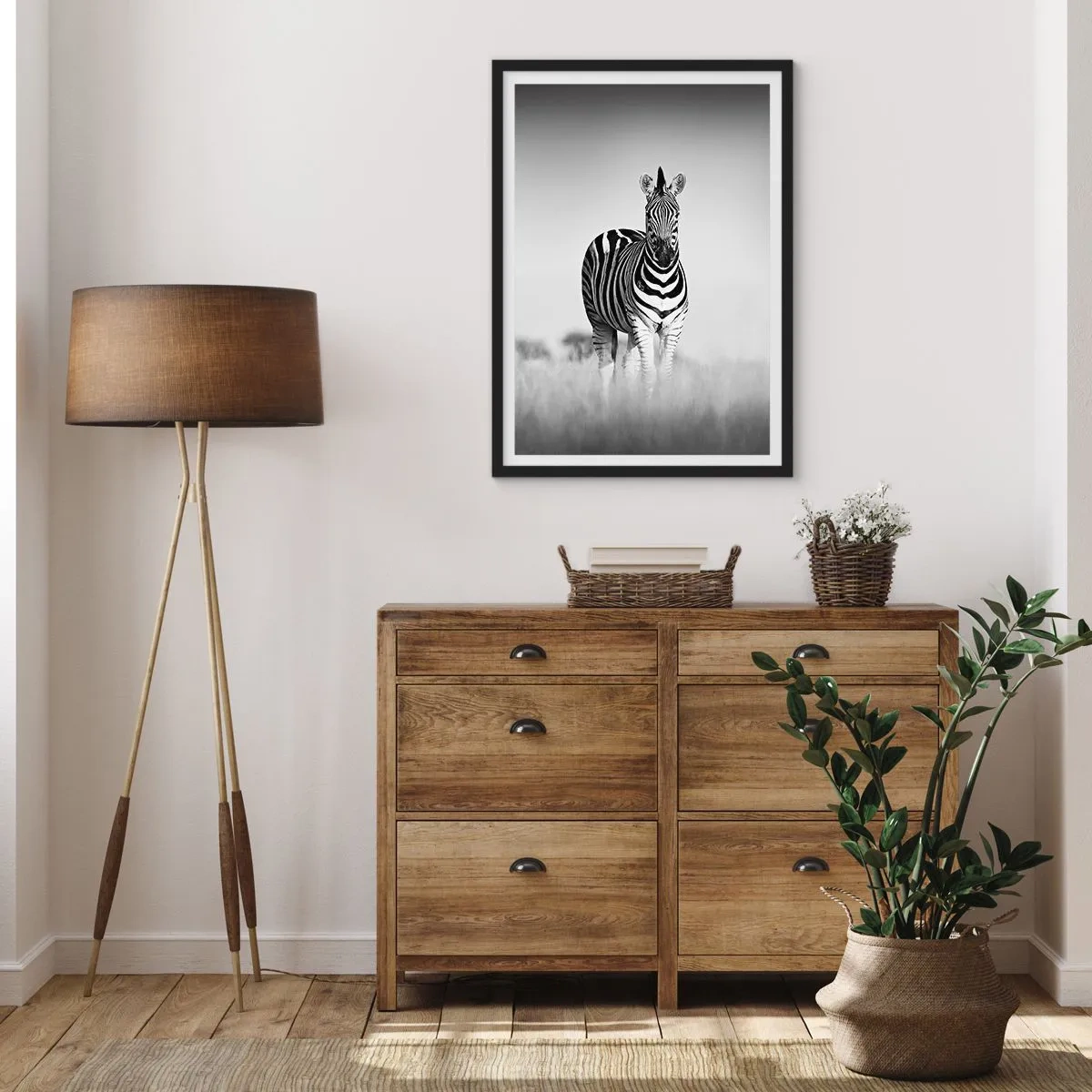 Poster în ramă neagră - Și totuși lumea e albă și neagră - 61x91 cm