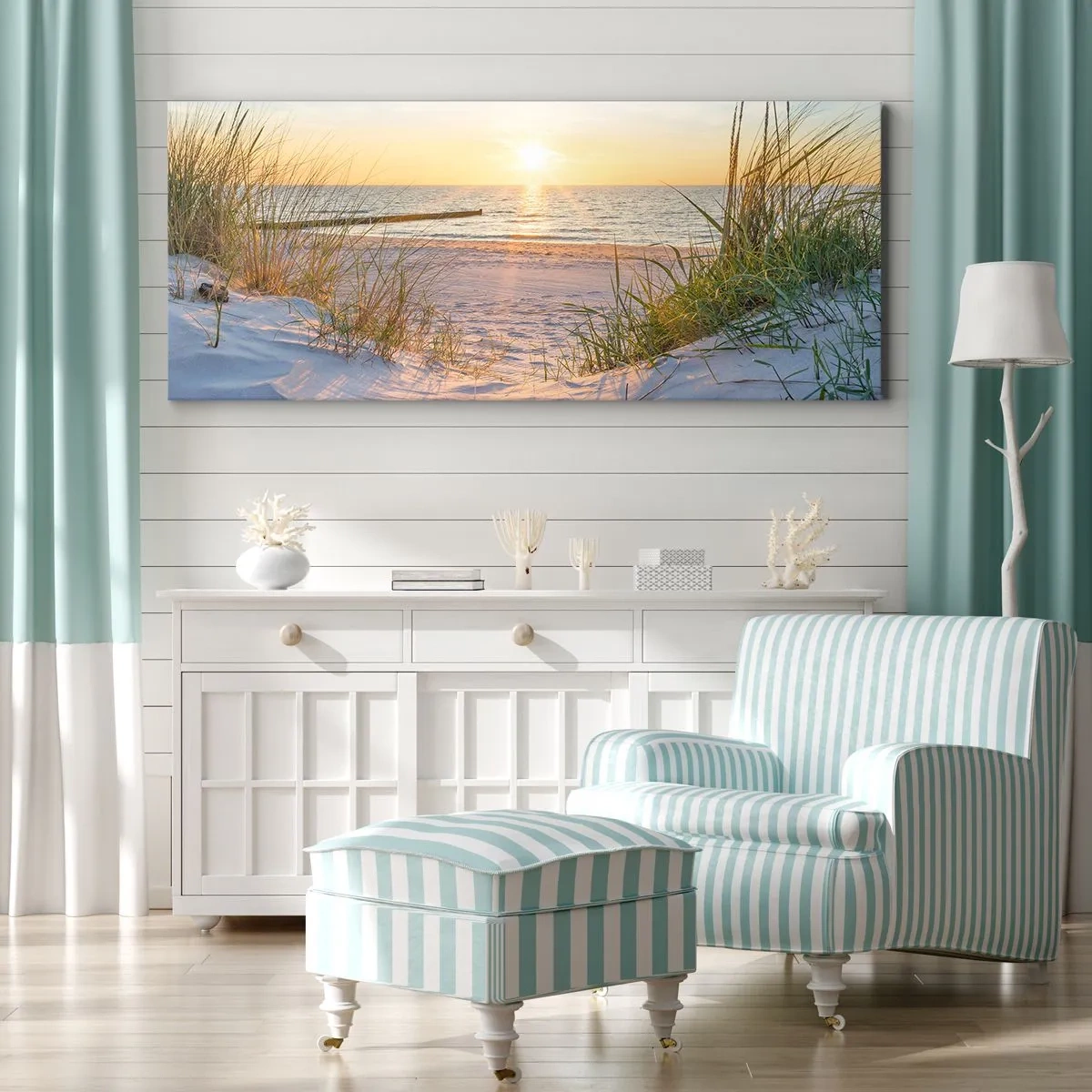 Tablou pe pânză - Zumzet de mare, o plajă sălbatică printre ierburi... - 140x50 cm
