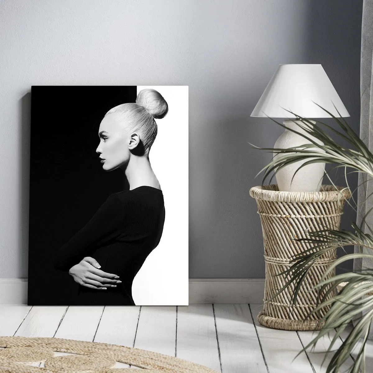 Tablou pe pânză - Pur și simplu o femeie - 50x70 cm
