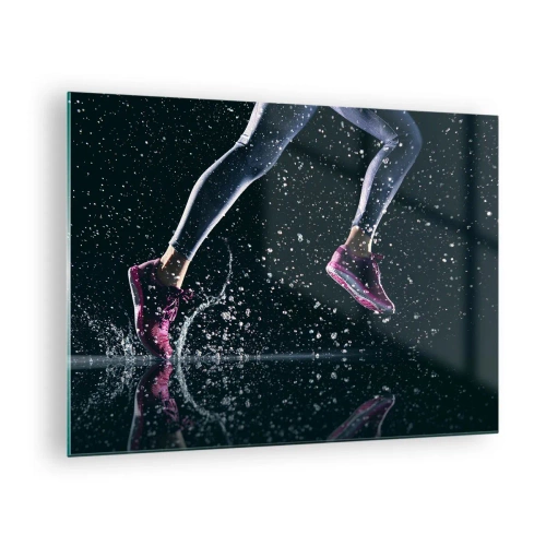 Tablou pe sticlă - Alergând prin apă în pantofi sport pe un fundal întunecat - 70x50cm - Cât de mult puteți - Decorațiune modernă pentru perete pentru living și dormitor ARTTOR