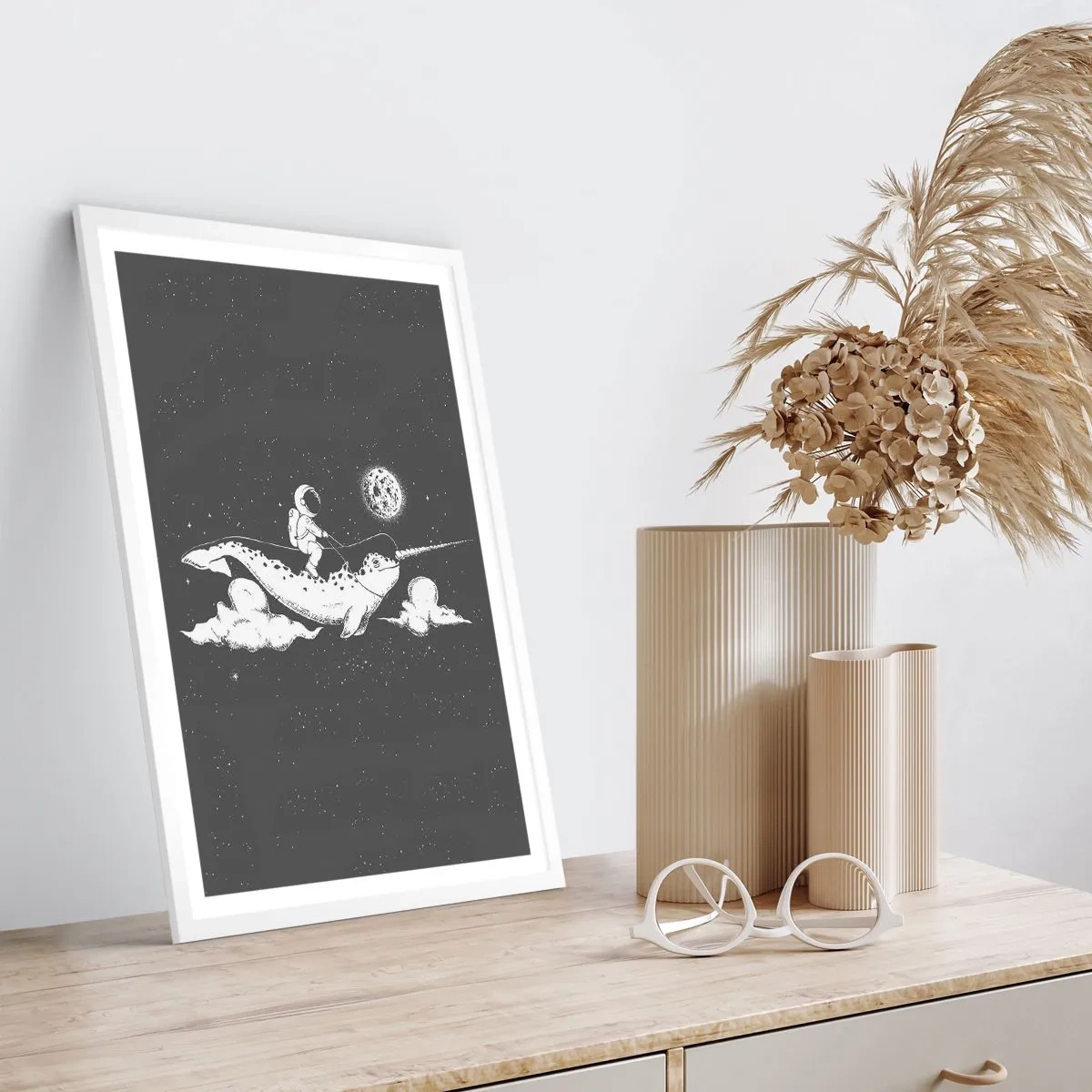 Poster în ramă albă - Cavalerul Spațial - 50x70 cm