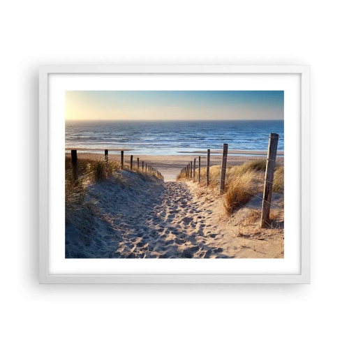 Poster în ramă albă - Zumzet de mare, o plajă sălbatică printre ierburi... - 50x40 cm