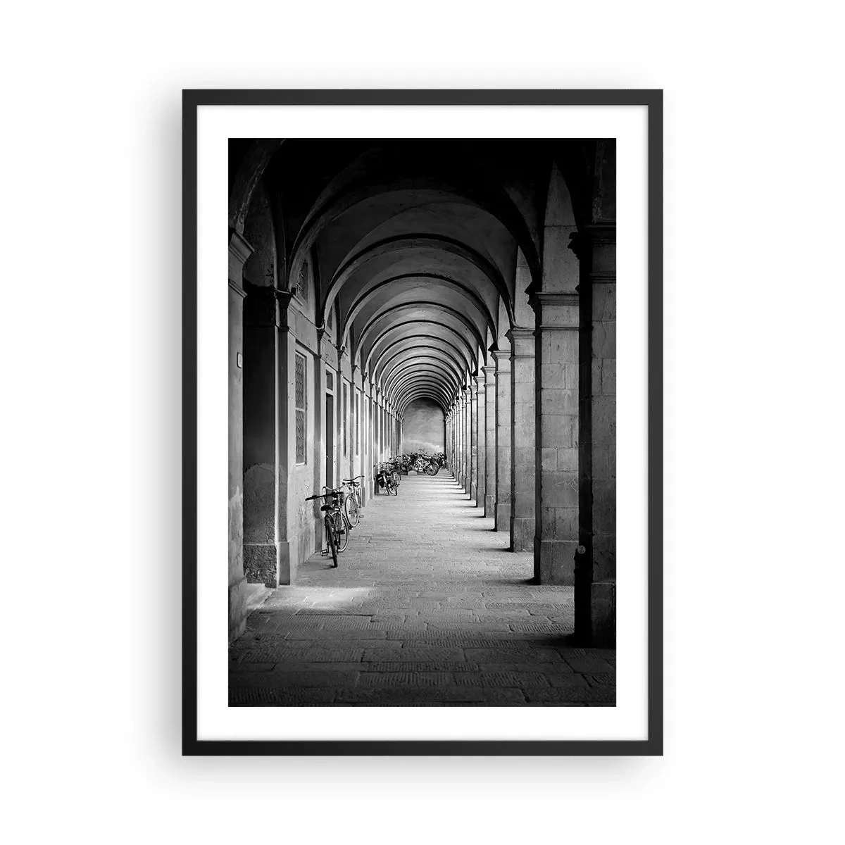 Poster în ramă neagră - Arhitectura alb-negru a arcadelor - 50x70cm - Sub arcade - Decorațiune modernă pentru perete pentru living și dormitor ARTTOR