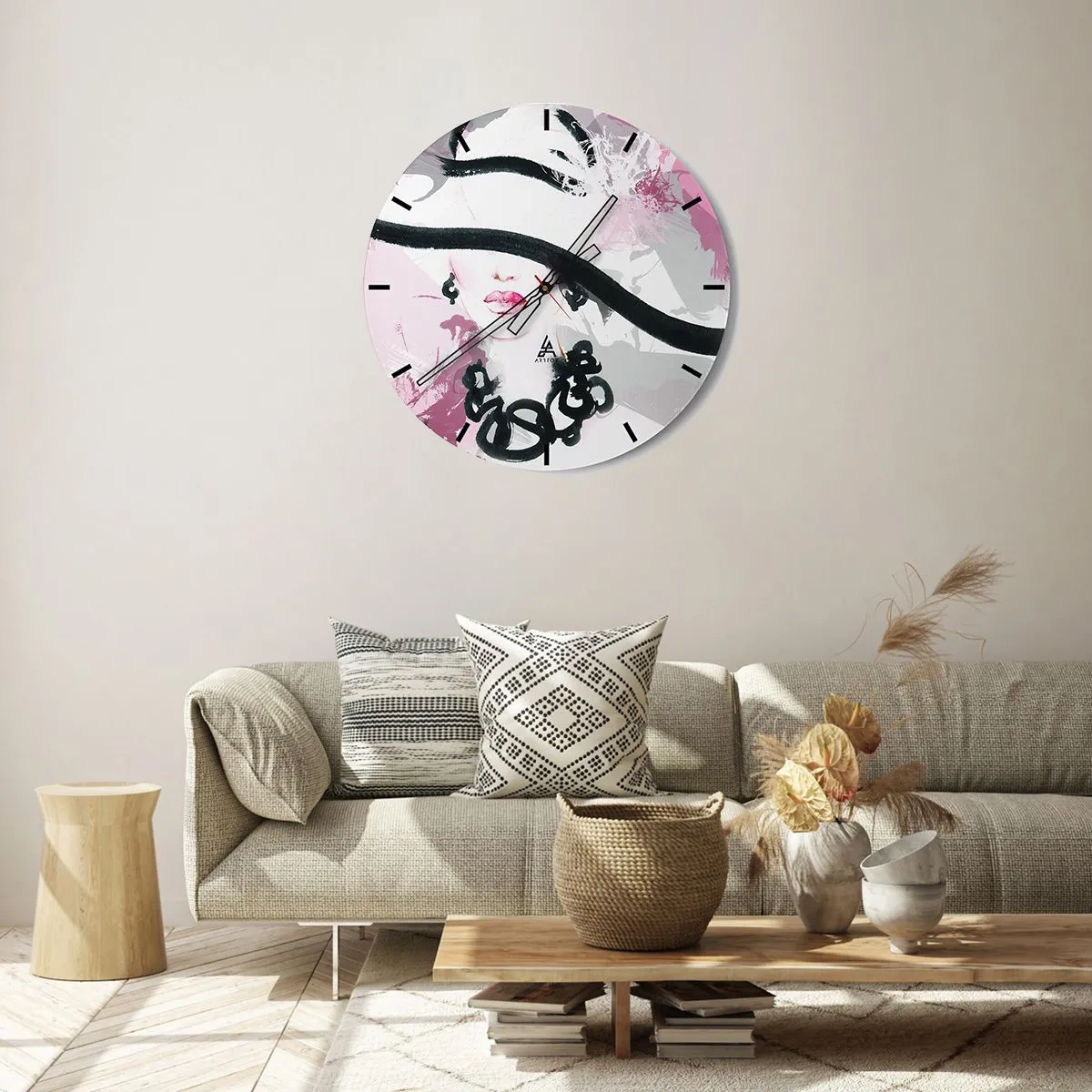 Ceas de perete - Ceas pe sticlă - Un portret elegant al unei femei într-un stil negru și roz - 30x30cm - Studiu unei dame în negru și roz - Decorațiune modernă pentru perete pentru living, bucătărie și dormitor ARTTOR