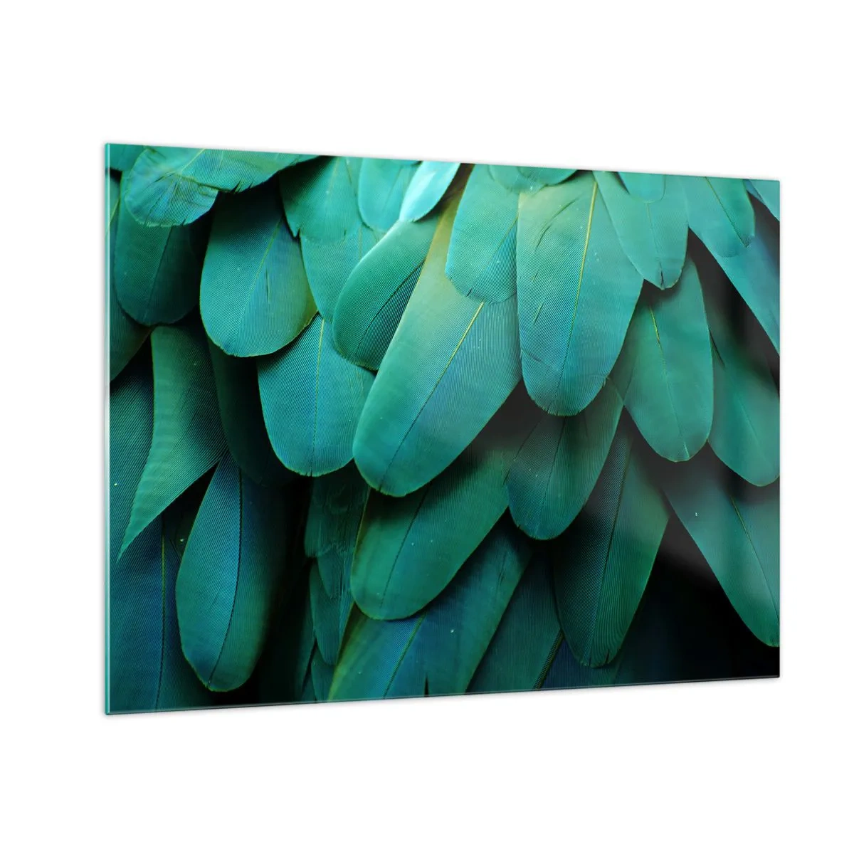 Tablou pe sticlă - Un prim-plan al penelor de un verde intens ale unui papagal. - 70x50cm - Precizia naturii papagalicești - Decorațiune modernă pentru perete pentru living și dormitor ARTTOR