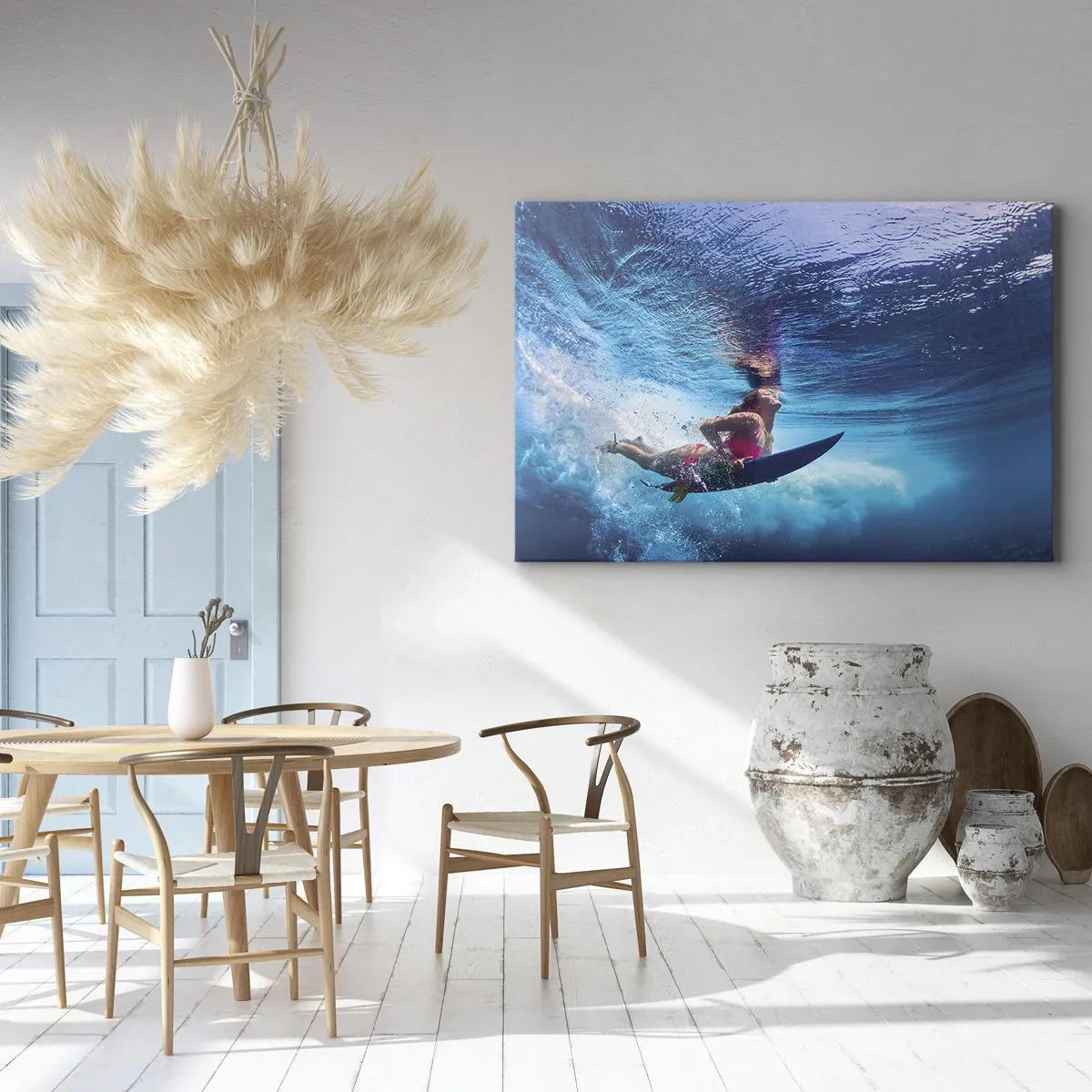 Tablou pe pânză Canvas - Un surfer sub apă într-o compoziție dinamică în nuanțe de albastru. - 70x50cm - Profunzimea bucuriei - Decorațiune modernă pentru perete pentru living și dormitor ARTTOR