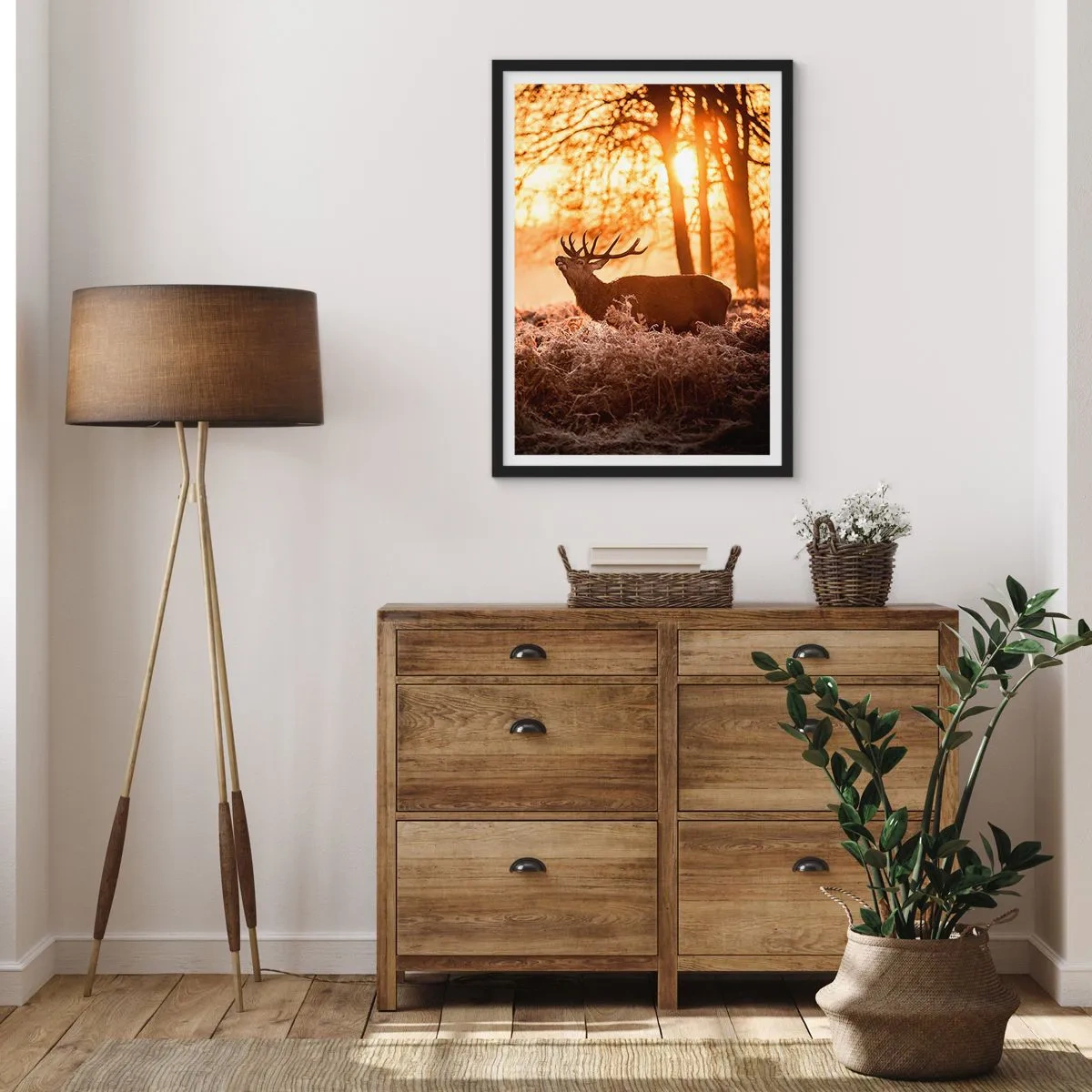 Poster în ramă neagră - Cerb în razele soarelui care răsare pe fundalul pădurii - 50x70cm - Visul unui vânător - Decorațiune modernă pentru perete pentru living și dormitor ARTTOR
