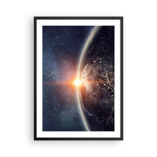Poster în ramă neagră - Pământul din spațiu, iluminat de soarele care răsare - 50x70cm - Într-o nouă perspectivă - Decorațiune modernă pentru perete pentru living și dormitor ARTTOR