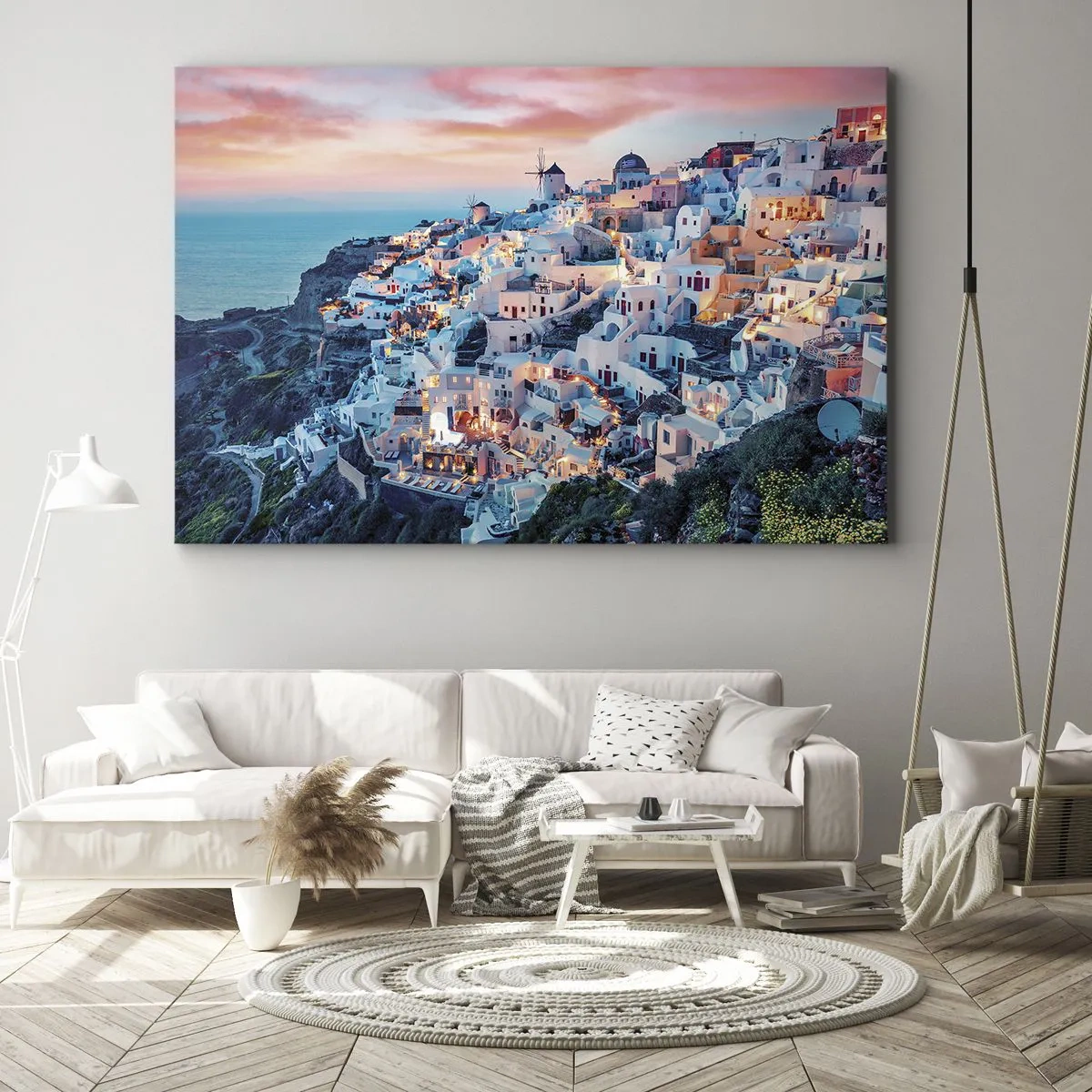 Tablou pe pânză Canvas - Santorini la apus cu clădiri albe pe deal - 70x50cm - Vacanța ta grecească - Decorațiune modernă pentru perete pentru living și dormitor ARTTOR