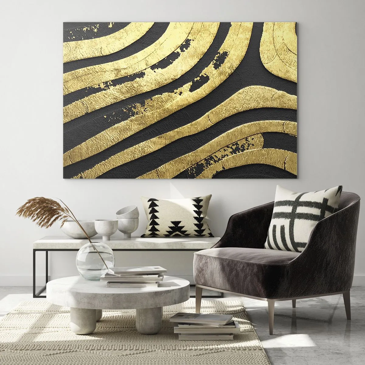 Tablou pe sticlă - Linii abstracte aurii pe fundal negru într-un stil glamour - 70x50cm - Totul curge - Decorațiune modernă pentru perete pentru living și dormitor ARTTOR