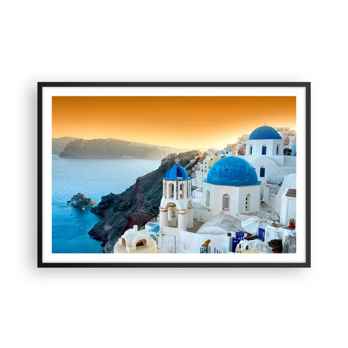 Poster în ramă neagră - Santorini - îmbrățișat de stânci - 91x61 cm