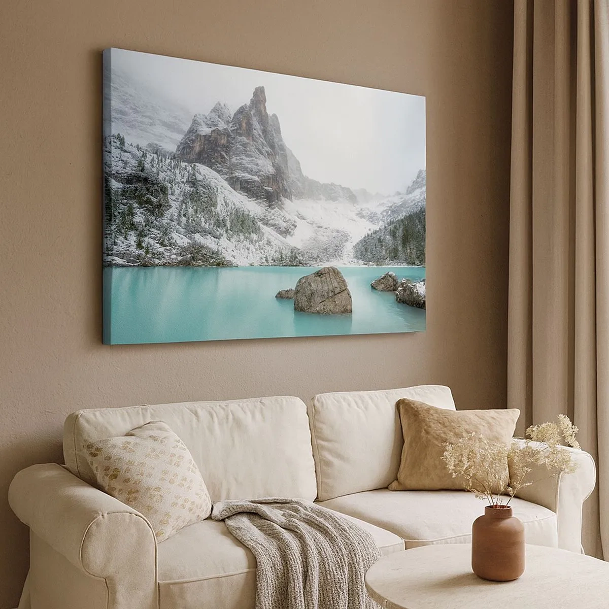Tablou pe pânză Canvas - Un peisaj montan cu un lac înconjurat de vârfuri înzăpezite - 70x50cm - De veghe - Decorațiune modernă pentru perete pentru living și dormitor ARTTOR