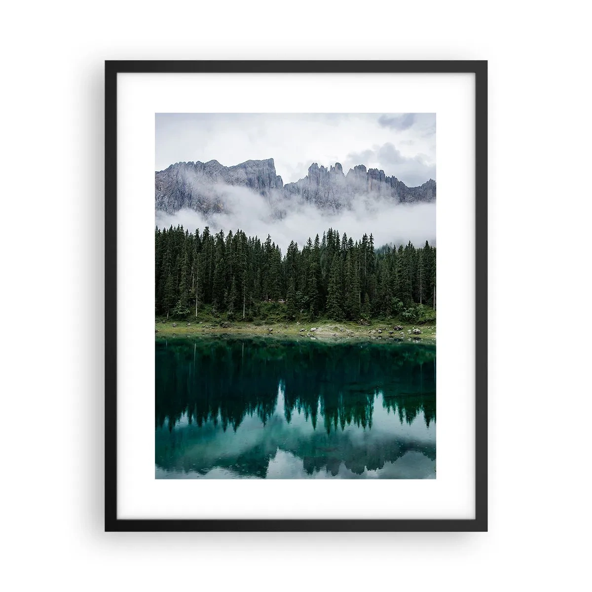 Poster în ramă neagră - Liniște, liniște, să nu trezim apa care doarme... - 40x50 cm