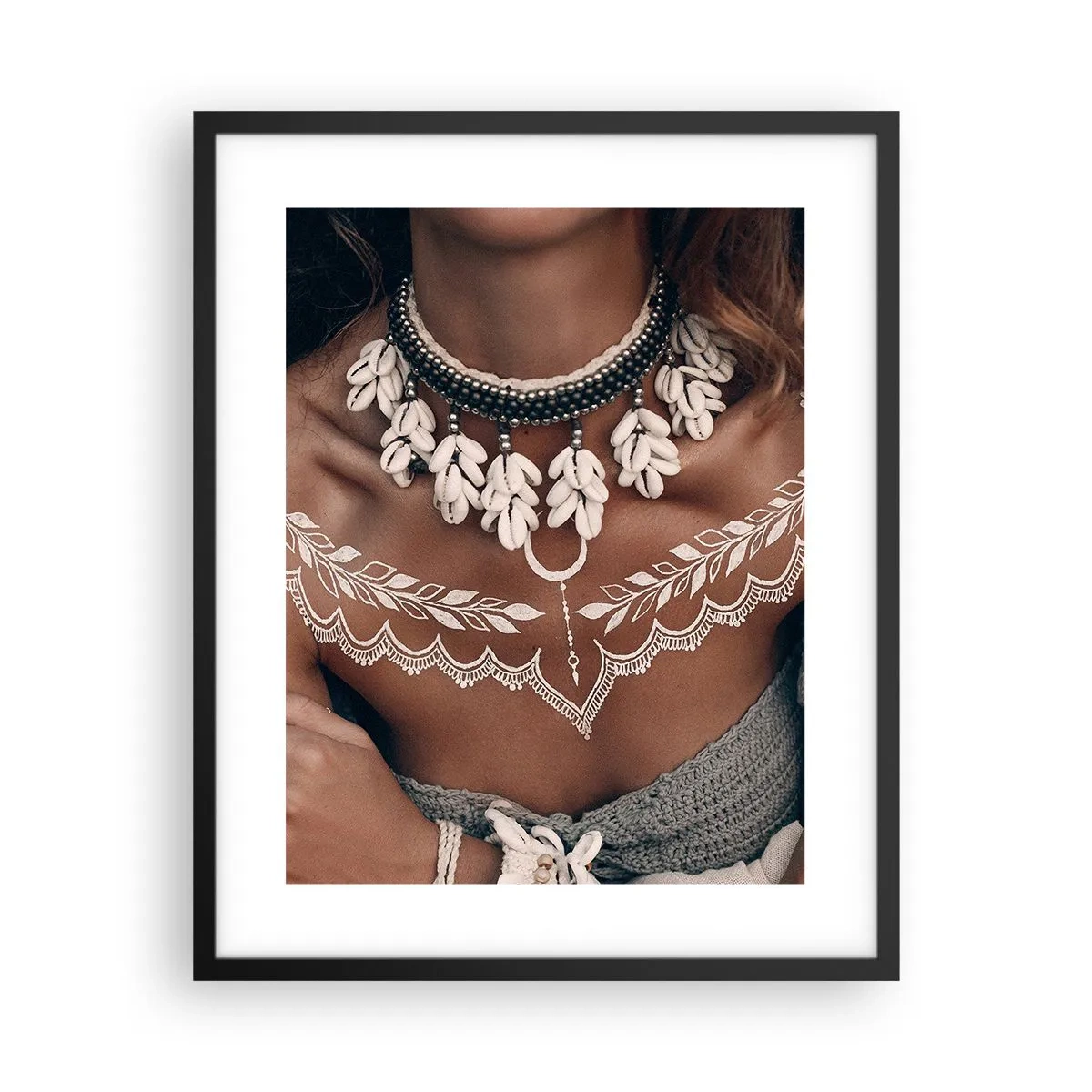 Poster în ramă neagră - Talismanele, ritualurile feminității - 40x50 cm